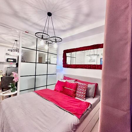 Aesthetic One Bedroom Beside Sm W Pool, Wifi And Netflix Cagayan de Oro Ngoại thất bức ảnh