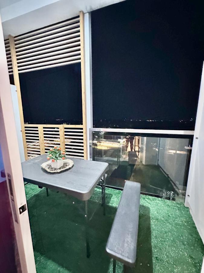 Aesthetic One Bedroom Beside Sm W Pool, Wifi And Netflix Cagayan de Oro Ngoại thất bức ảnh
