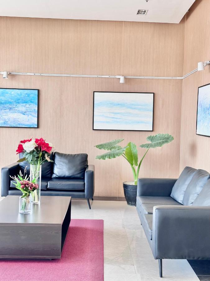 Aesthetic One Bedroom Beside Sm W Pool, Wifi And Netflix Cagayan de Oro Ngoại thất bức ảnh
