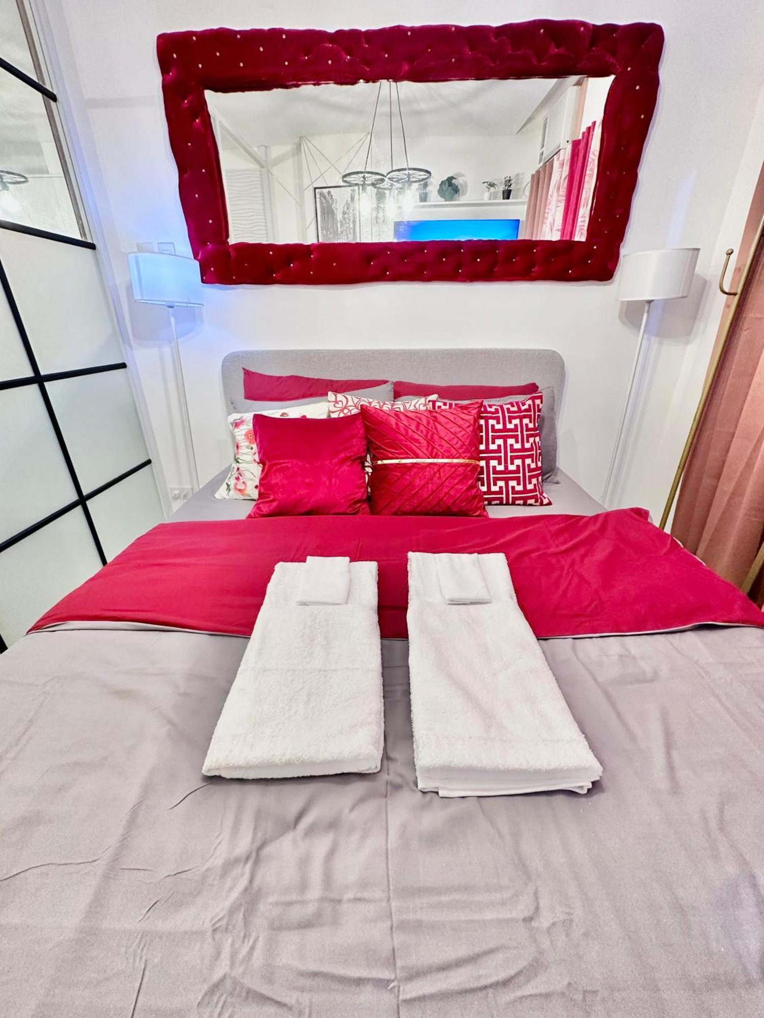 Aesthetic One Bedroom Beside Sm W Pool, Wifi And Netflix Cagayan de Oro Ngoại thất bức ảnh
