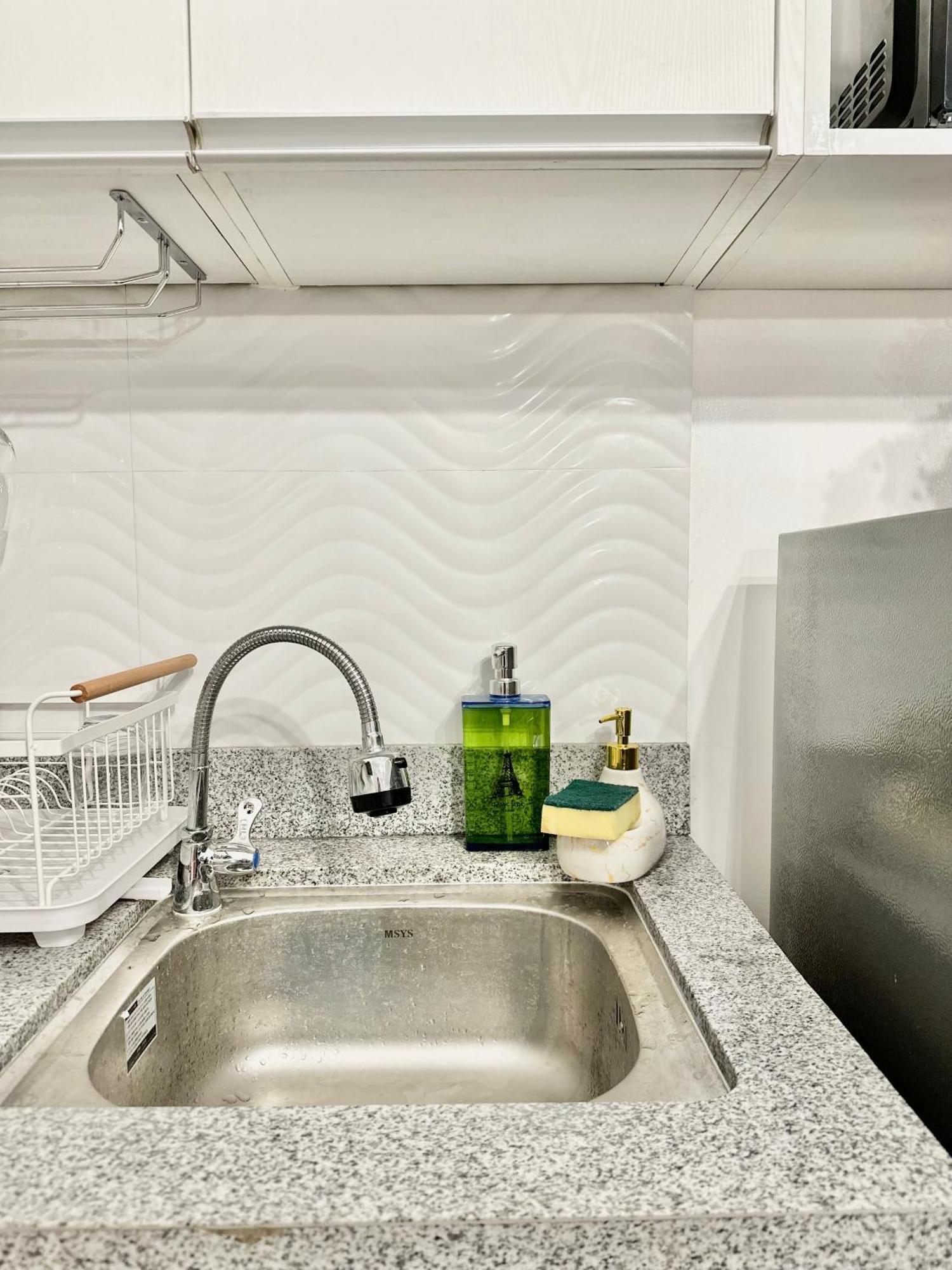 Aesthetic One Bedroom Beside Sm W Pool, Wifi And Netflix Cagayan de Oro Ngoại thất bức ảnh