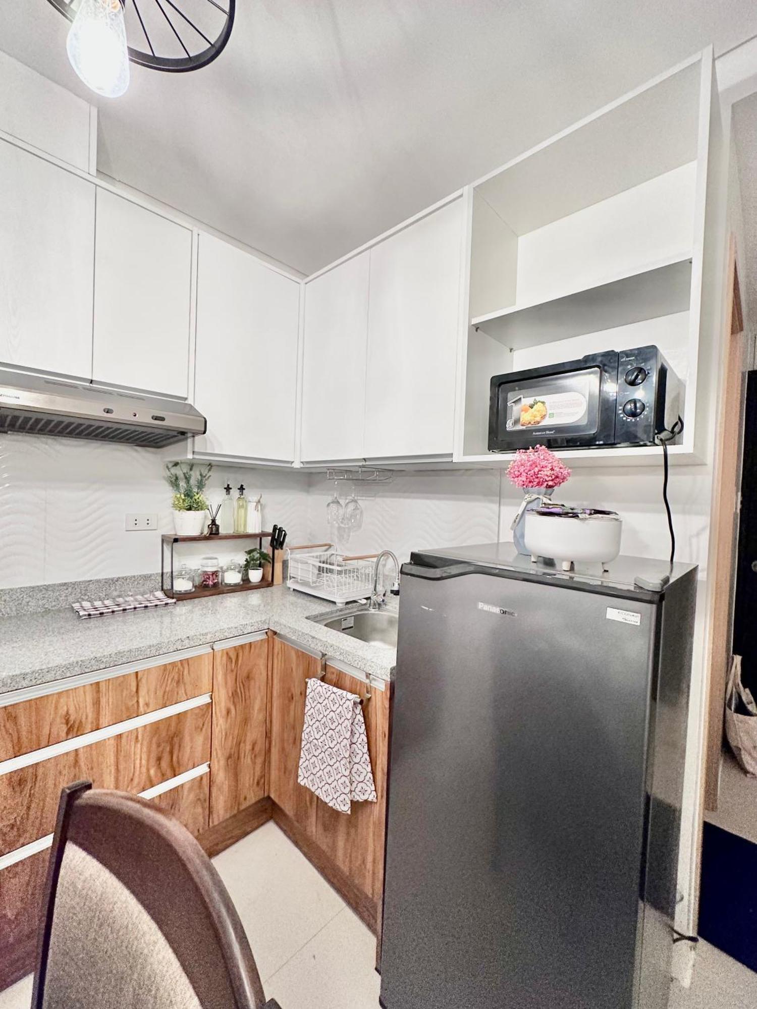 Aesthetic One Bedroom Beside Sm W Pool, Wifi And Netflix Cagayan de Oro Ngoại thất bức ảnh