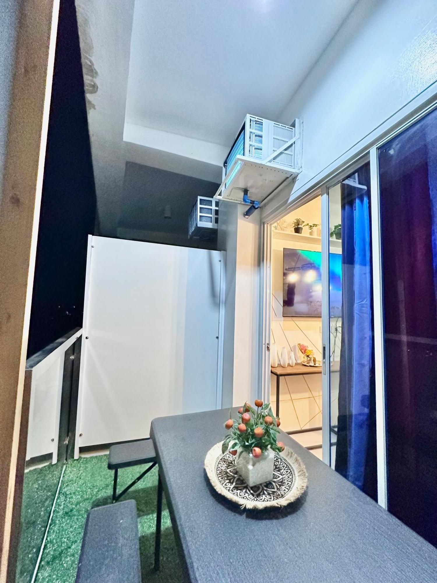 Aesthetic One Bedroom Beside Sm W Pool, Wifi And Netflix Cagayan de Oro Ngoại thất bức ảnh