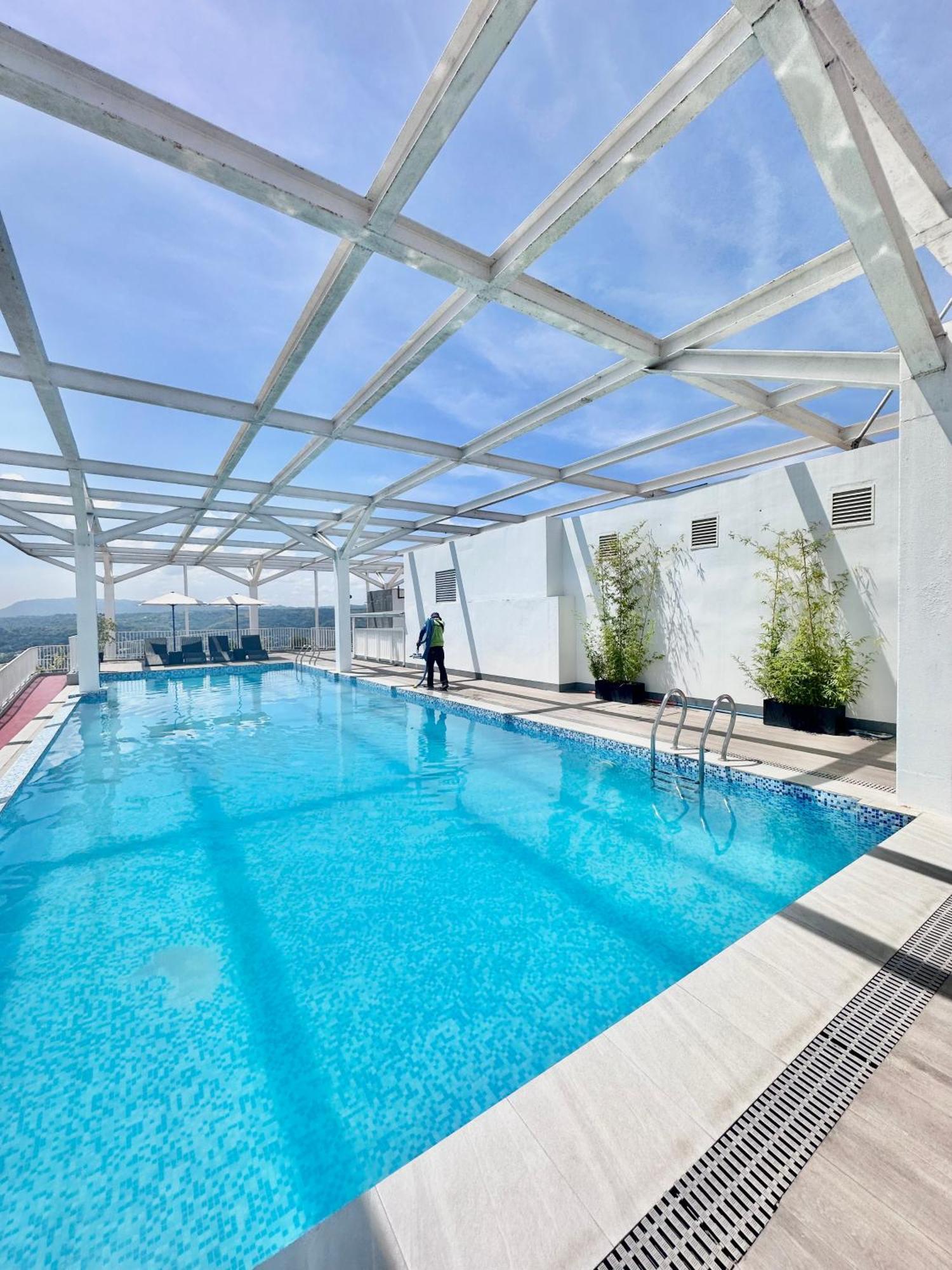 Aesthetic One Bedroom Beside Sm W Pool, Wifi And Netflix Cagayan de Oro Ngoại thất bức ảnh