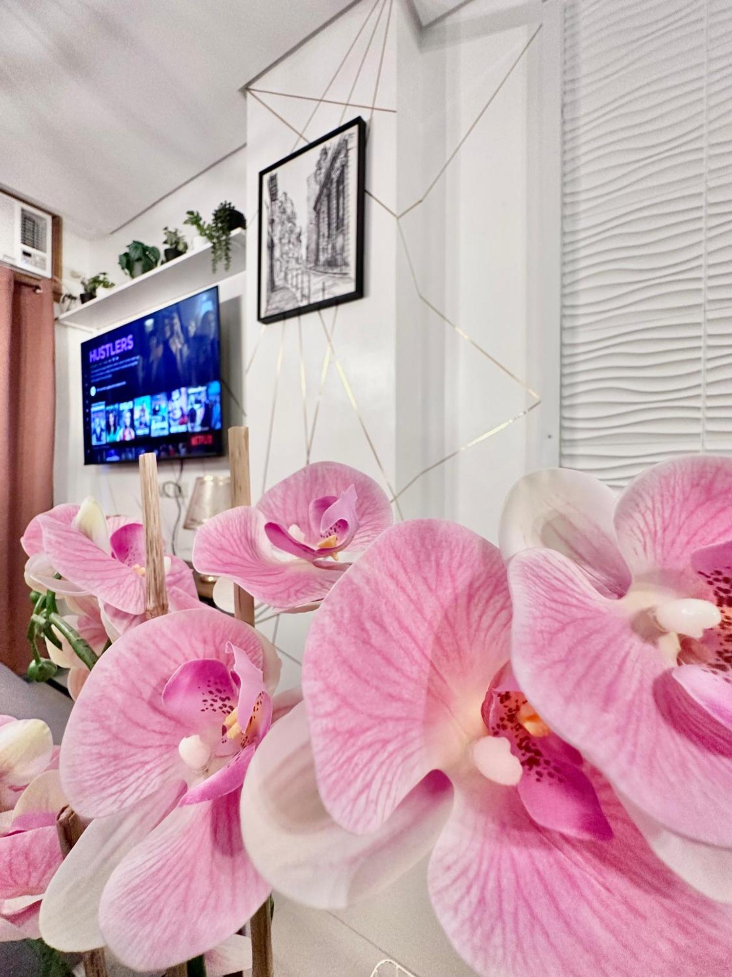 Aesthetic One Bedroom Beside Sm W Pool, Wifi And Netflix Cagayan de Oro Ngoại thất bức ảnh